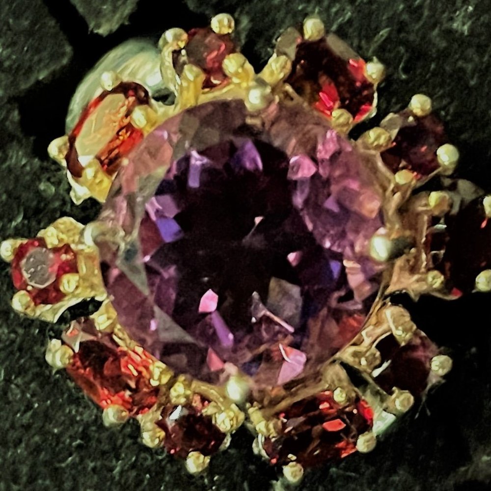 Beautiful Sterling Silver, Amethyst and Garnet ring size 8.5.